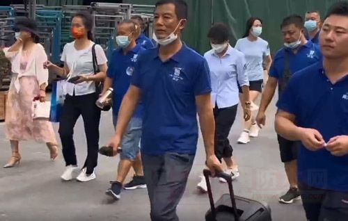 惊呆了！200多个防水老板同时来到广西小县城考察补漏项目，他们这是疯了吗？